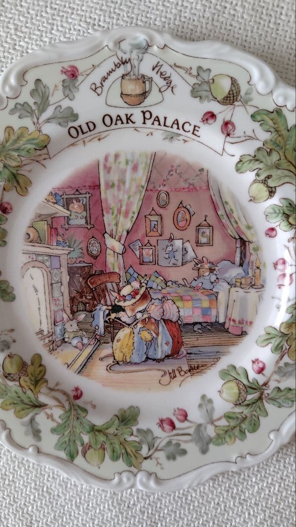 ロイヤルドルトン　ブランベリーヘッジ　プレート　Old Oak Place
