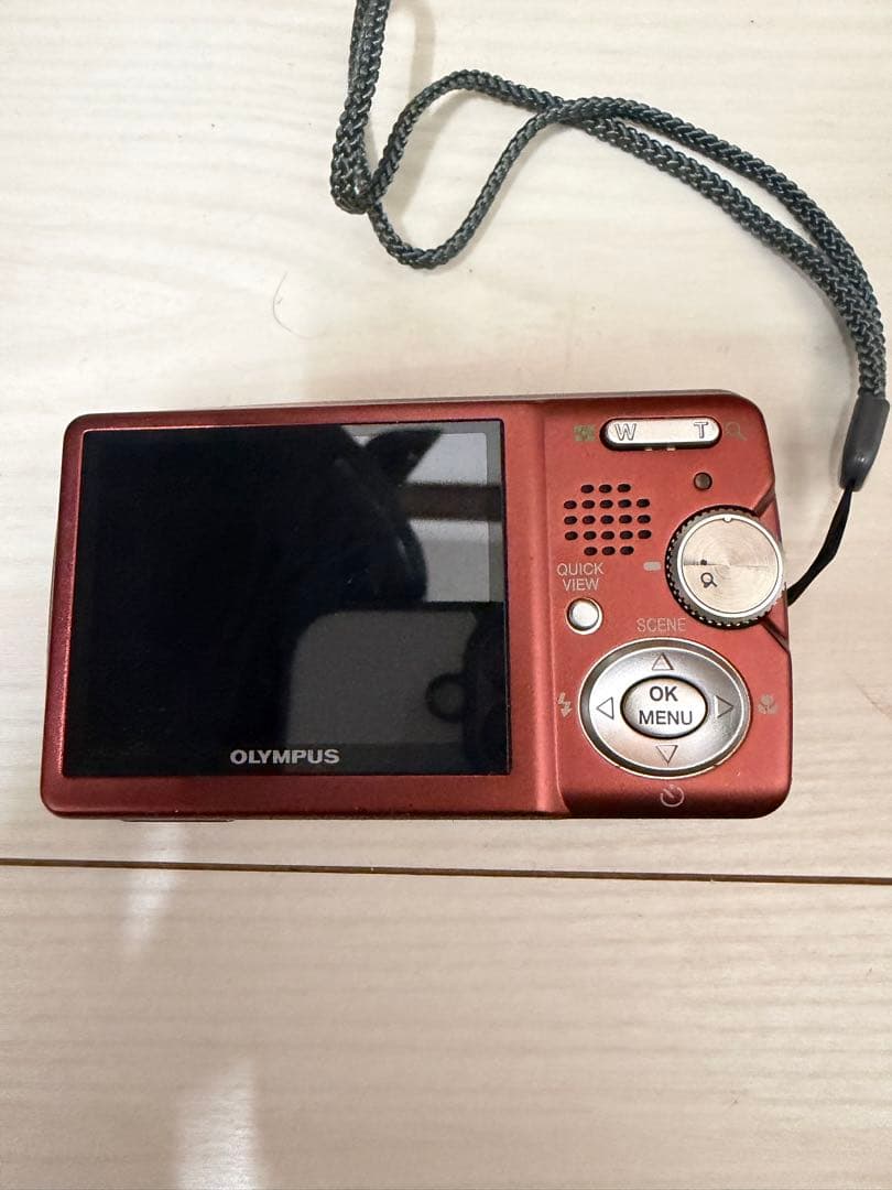 値下げ 完動品 OLYMPUS 5.0メガピクセル デジタルカメラ レッド