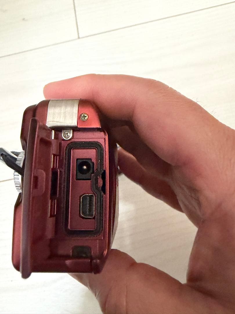 値下げ 完動品 OLYMPUS 5.0メガピクセル デジタルカメラ レッド