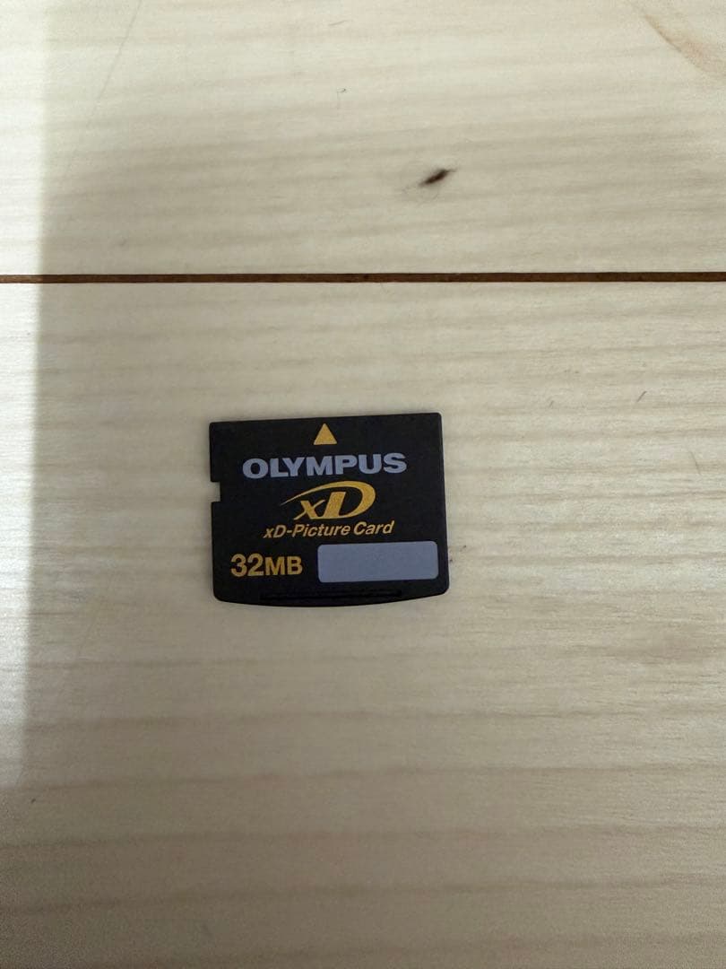 値下げ 完動品 OLYMPUS 5.0メガピクセル デジタルカメラ レッド