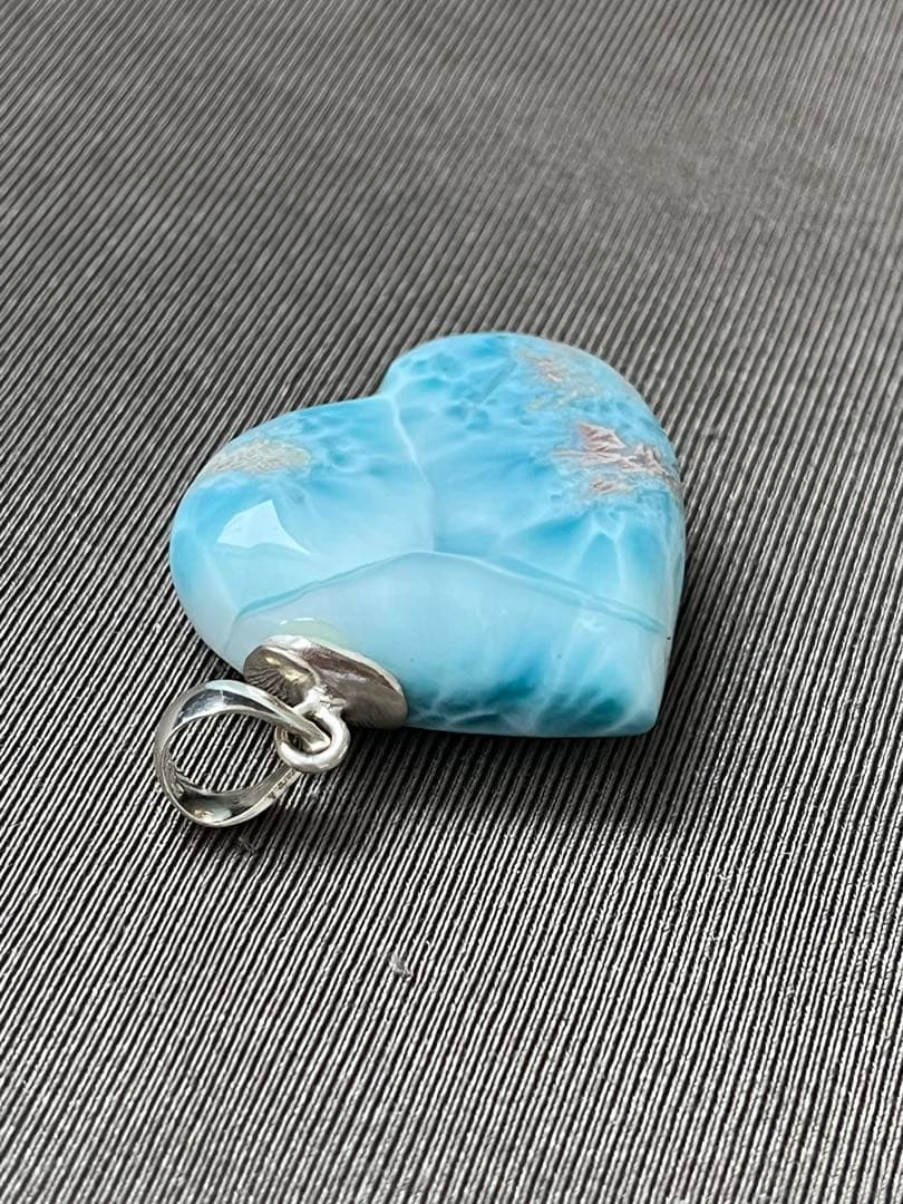 天然石☆高品質！ラリマー横向きハート型ペンダントップ☆両面模様が美しい！