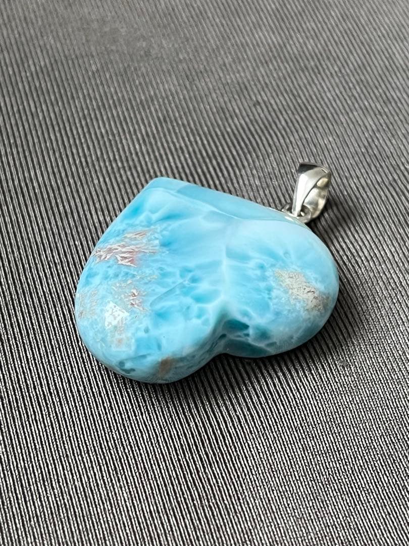 天然石☆高品質！ラリマー横向きハート型ペンダントップ☆両面模様が美しい！