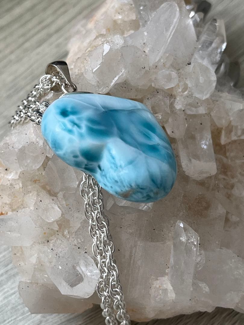 天然石☆高品質！ラリマー横向きハート型ペンダントップ☆両面模様が美しい！