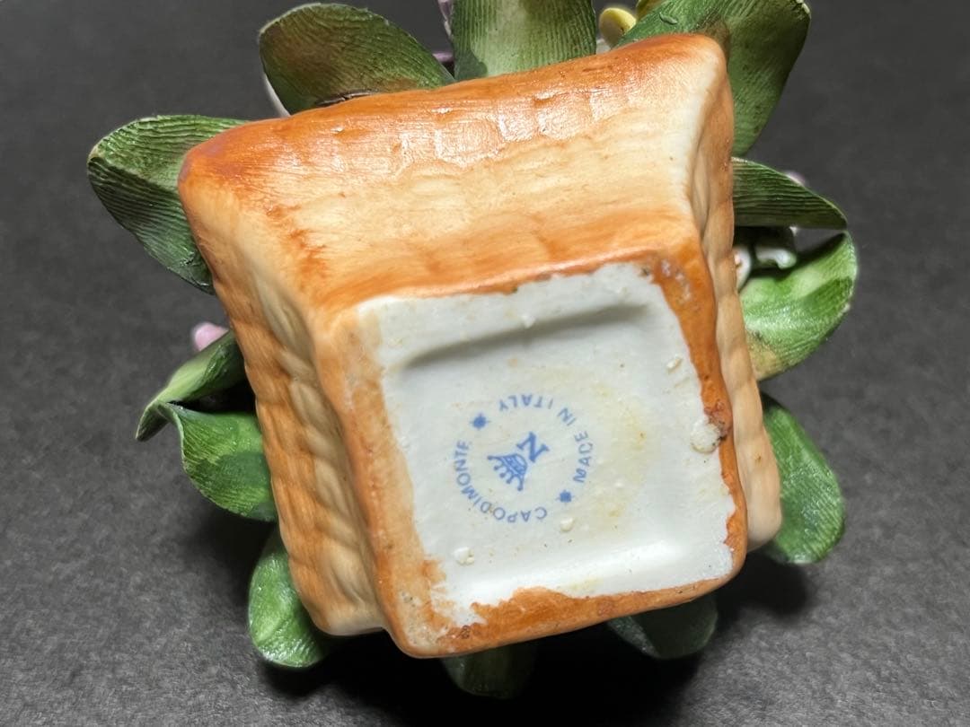 Capodimonte 花かご 置物