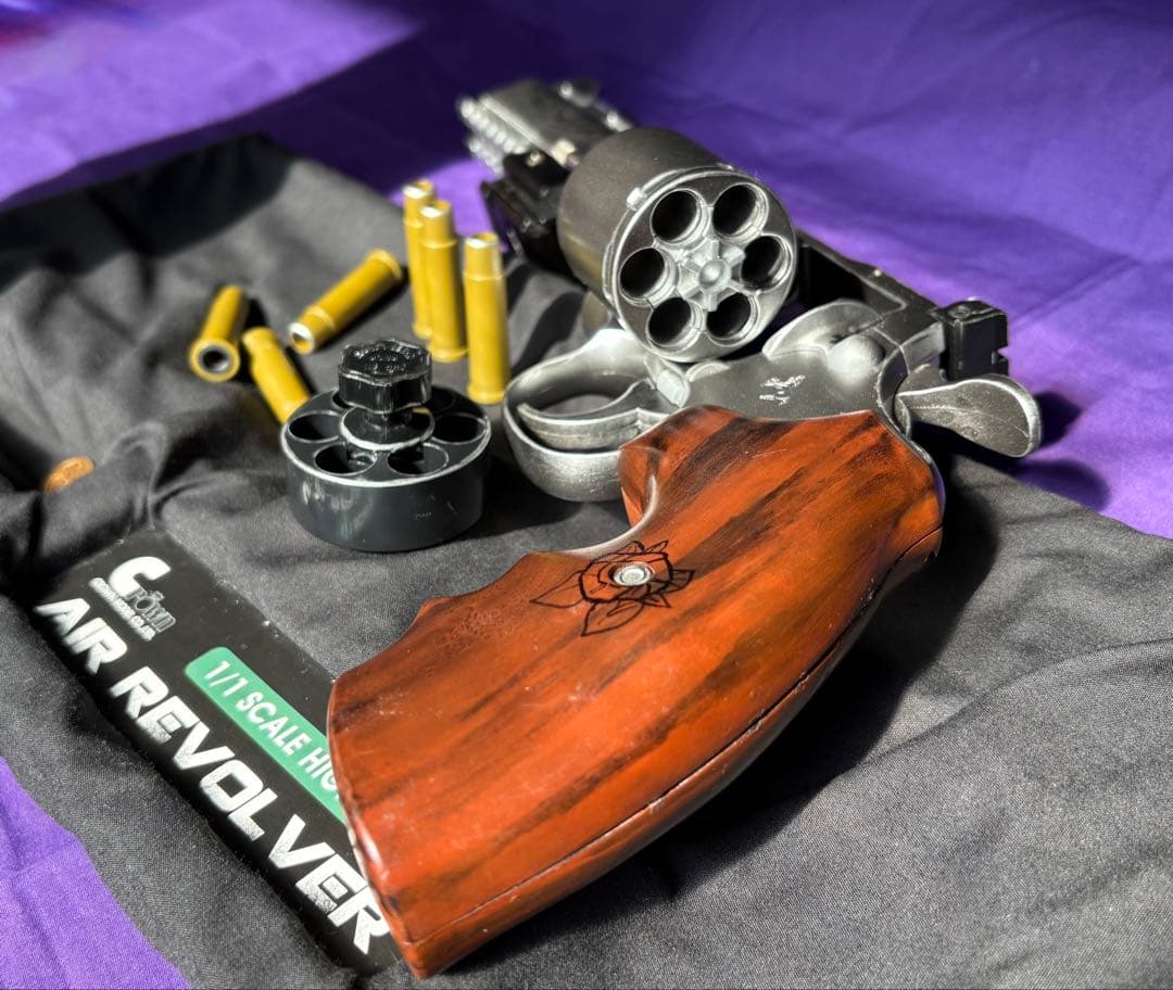 クラウンモデル パイソンハンターカスタムエアリボルバー （レーザーサイト付き）