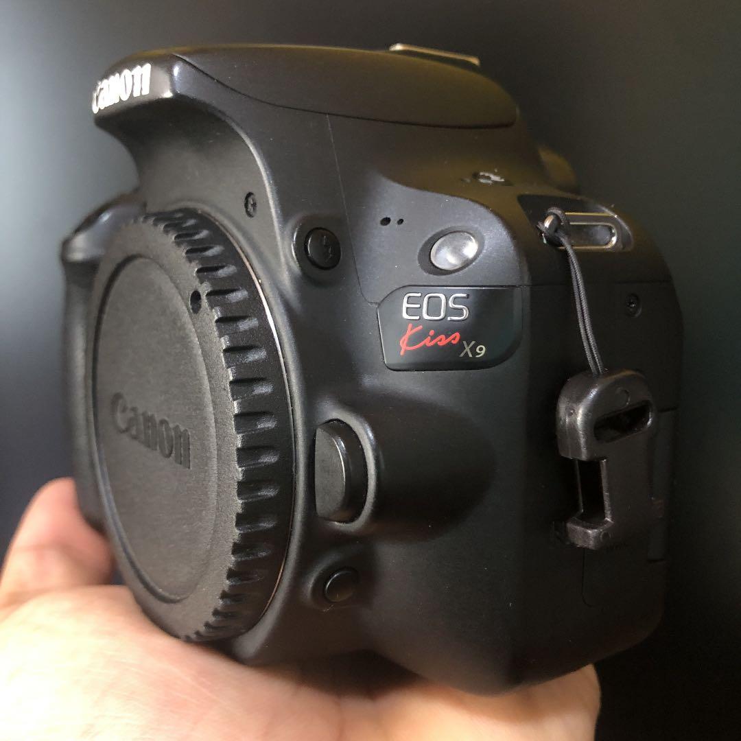 Canon Kiss Eos x9本体Sigma f1.4 35mmレンズ 付き