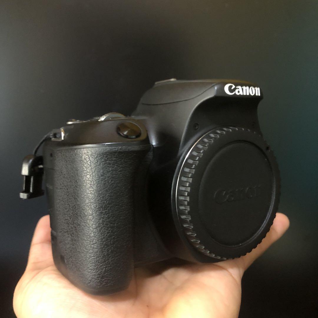 Canon Kiss Eos x9本体Sigma f1.4 35mmレンズ 付き