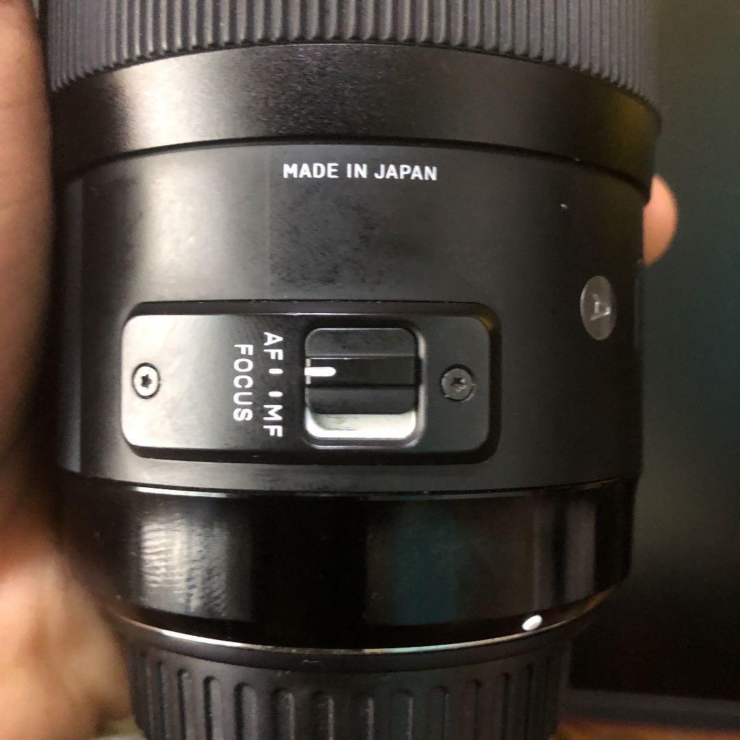 Canon Kiss Eos x9本体Sigma f1.4 35mmレンズ 付き