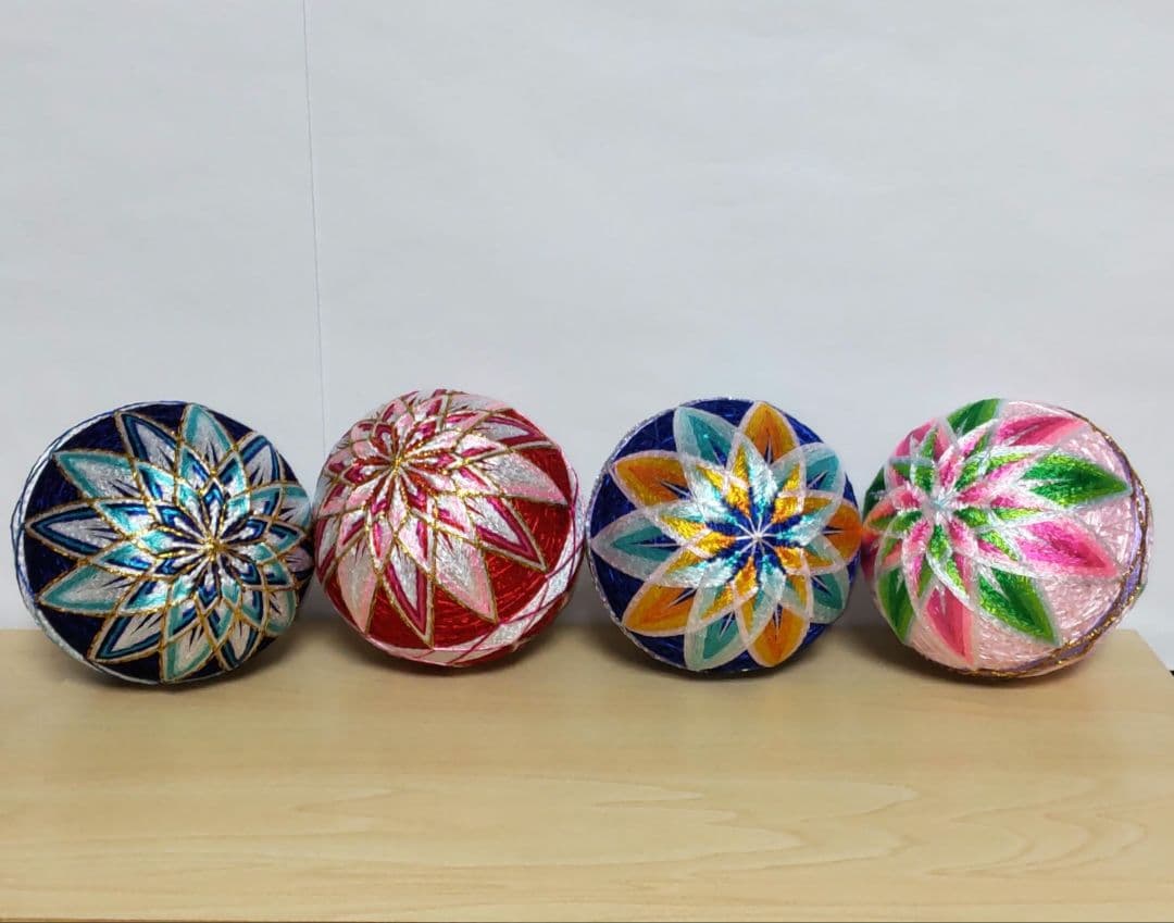 手まり8㎝4個,4.2㎝8個 リリィ