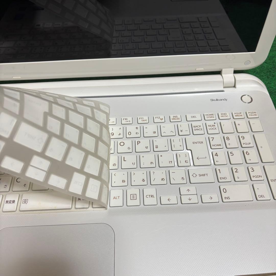 東芝　ノートパソコン dynabook T75