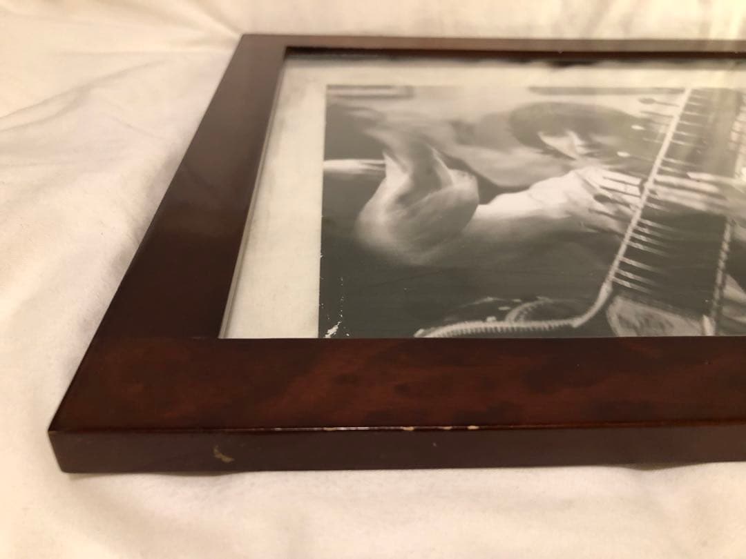 ジョージ・ハリスン シタール演奏 ポートレート写真　額装　カメラプラスロンドン作