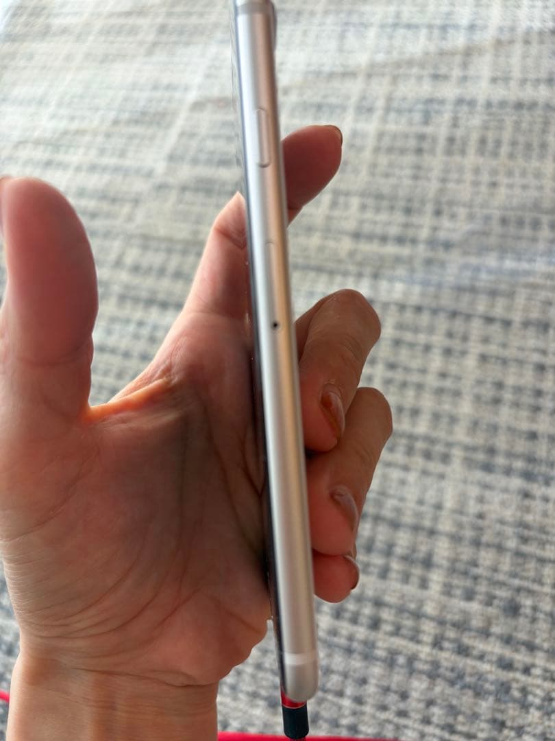 Apple iPhone SE3ホワイト 本体 64GB 画面割れあり