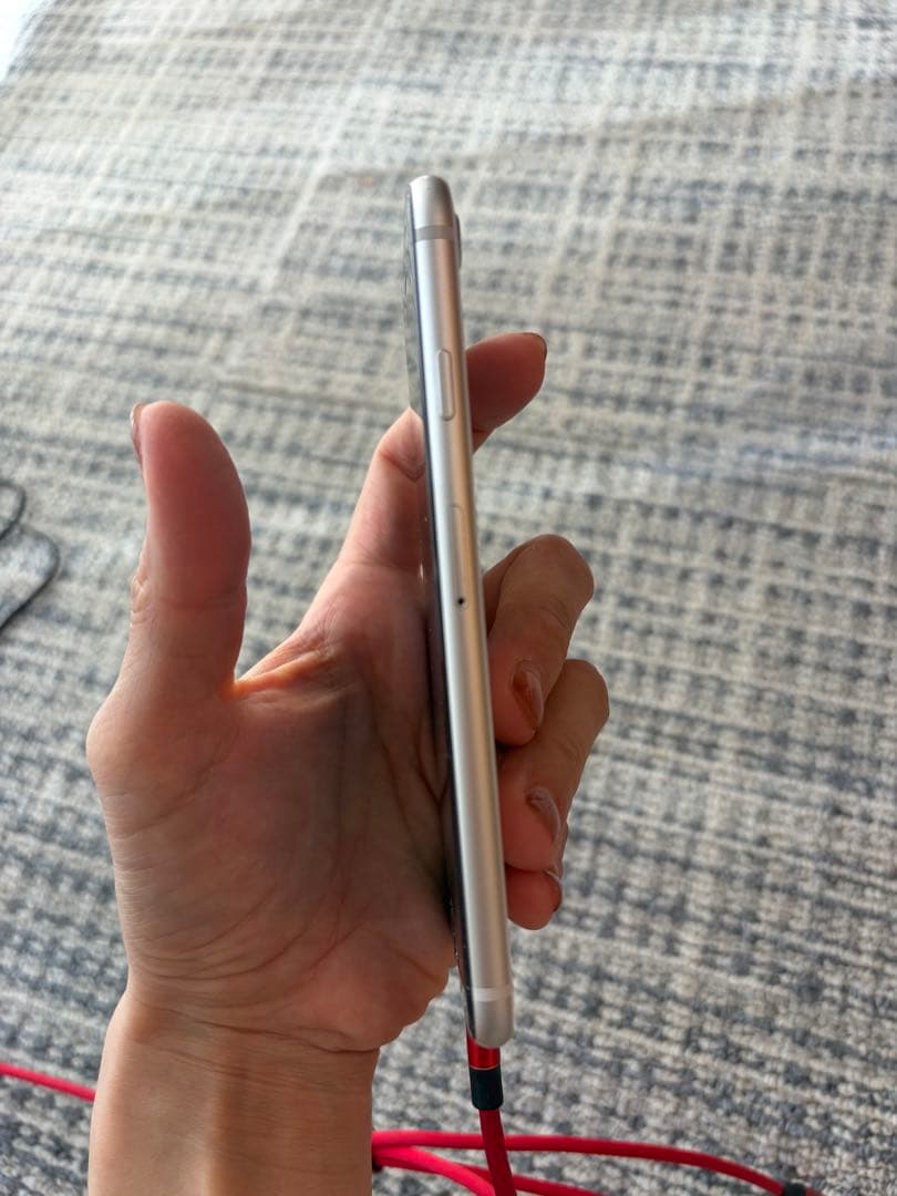 Apple iPhone SE3ホワイト 本体 64GB 画面割れあり