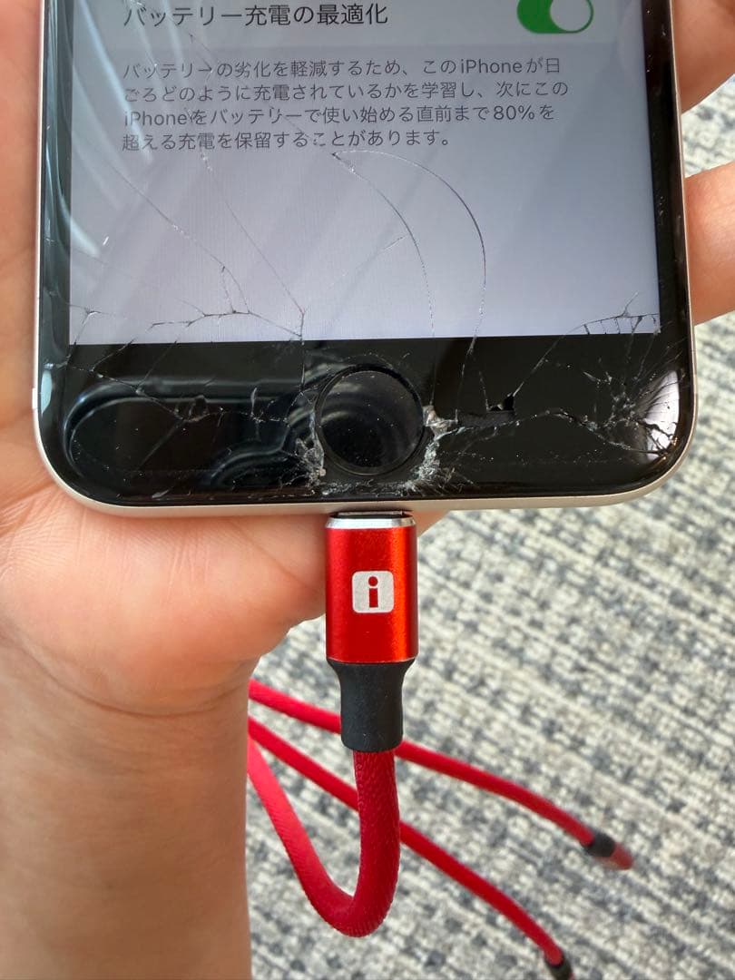 Apple iPhone SE3ホワイト 本体 64GB 画面割れあり