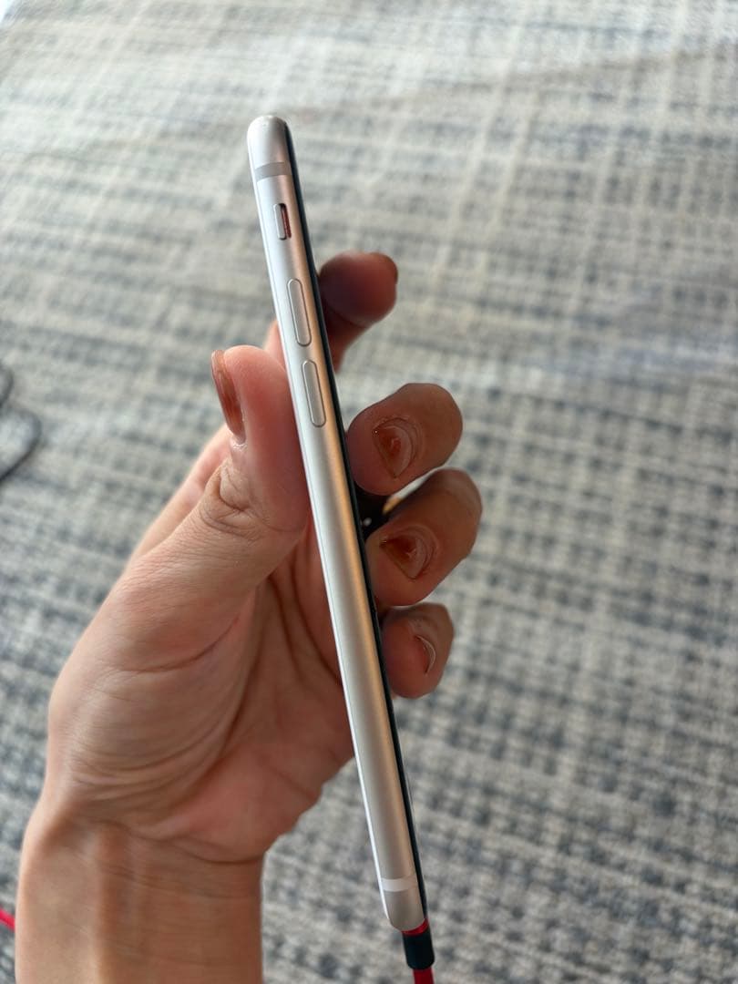 Apple iPhone SE3ホワイト 本体 64GB 画面割れあり