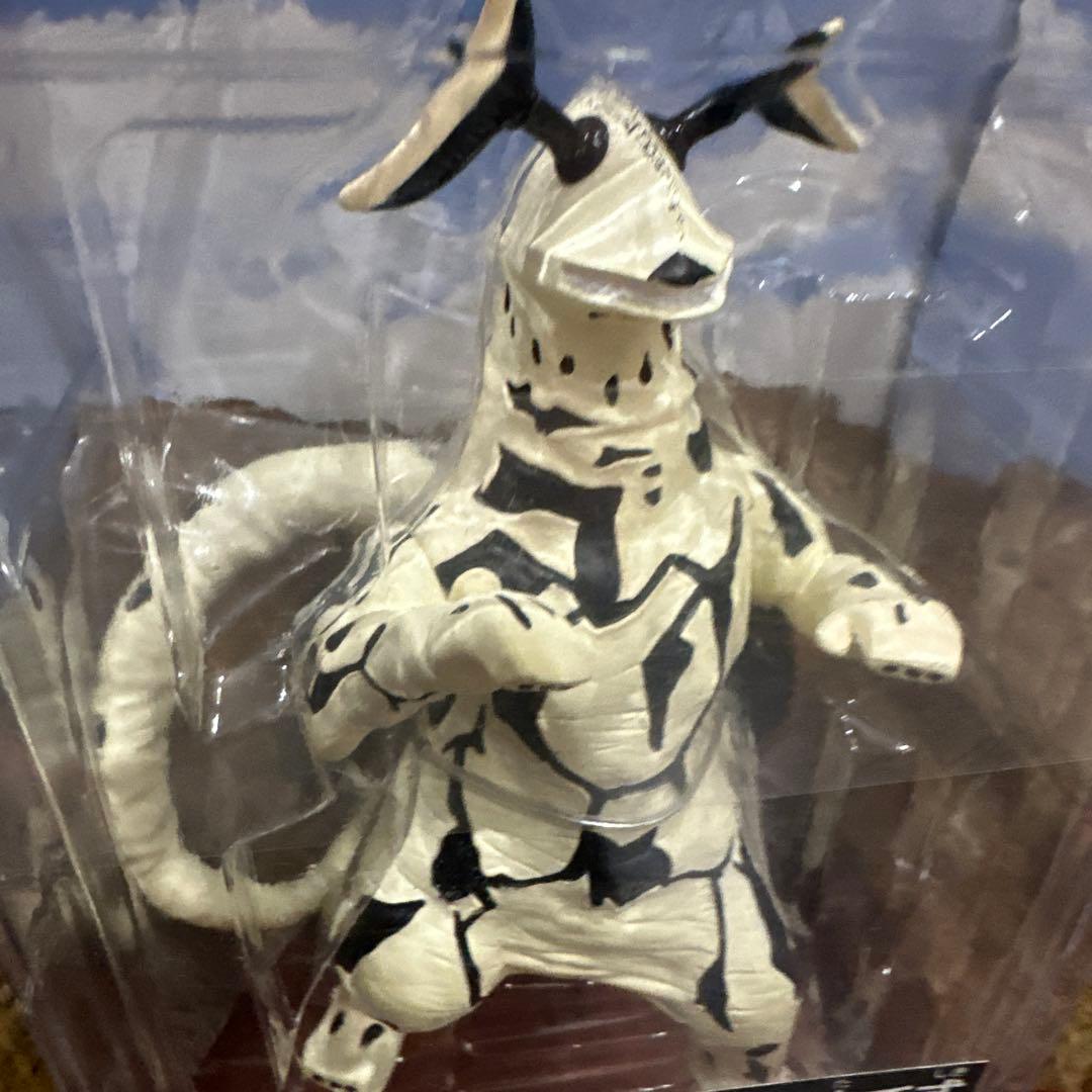 新品未開封円谷プロウルトラセブンフィギュアコレクション　宇宙怪獣エレキング