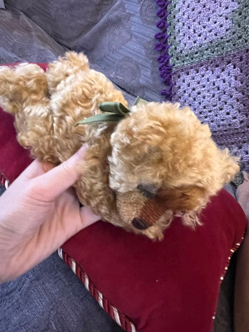 ハンドメイドテディベア　 イギリス製ファー 寝そべり熊さん リボン付き