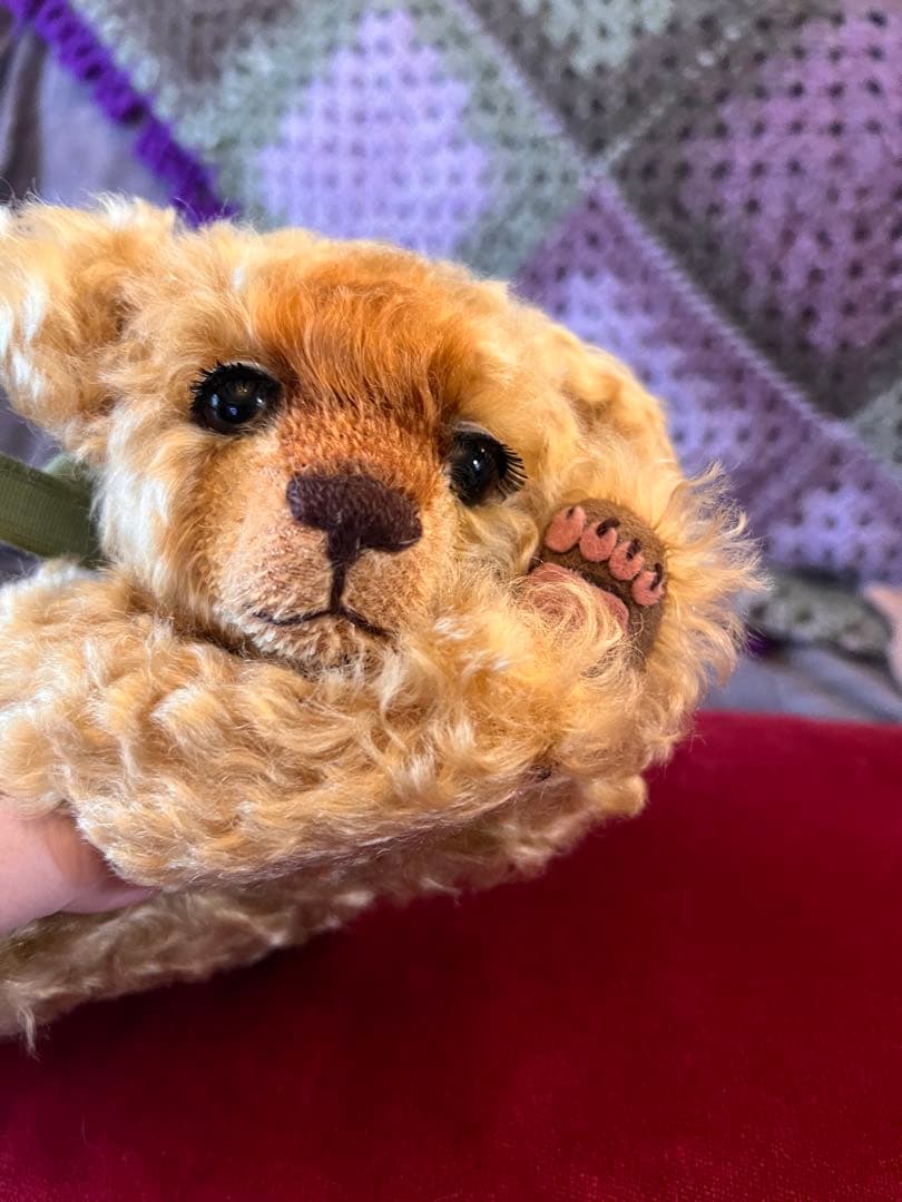 ハンドメイドテディベア　 イギリス製ファー 寝そべり熊さん リボン付き