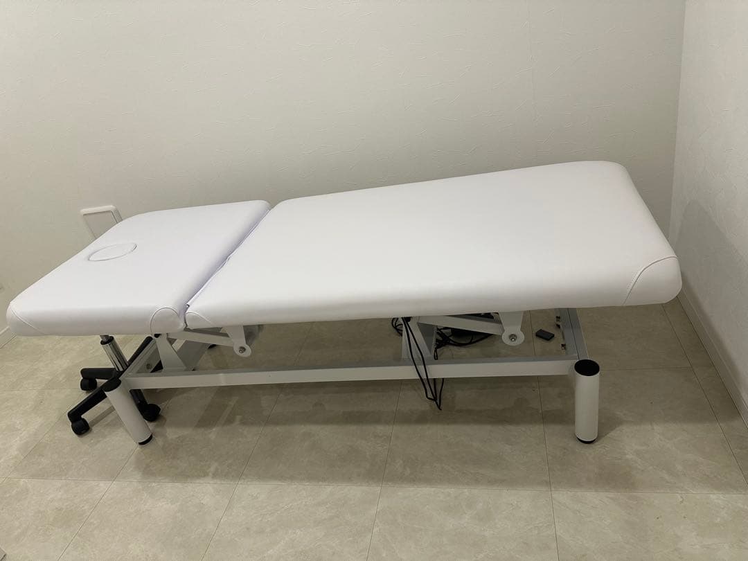 電動リクライニングマッサージベッド ホワイト 185cm