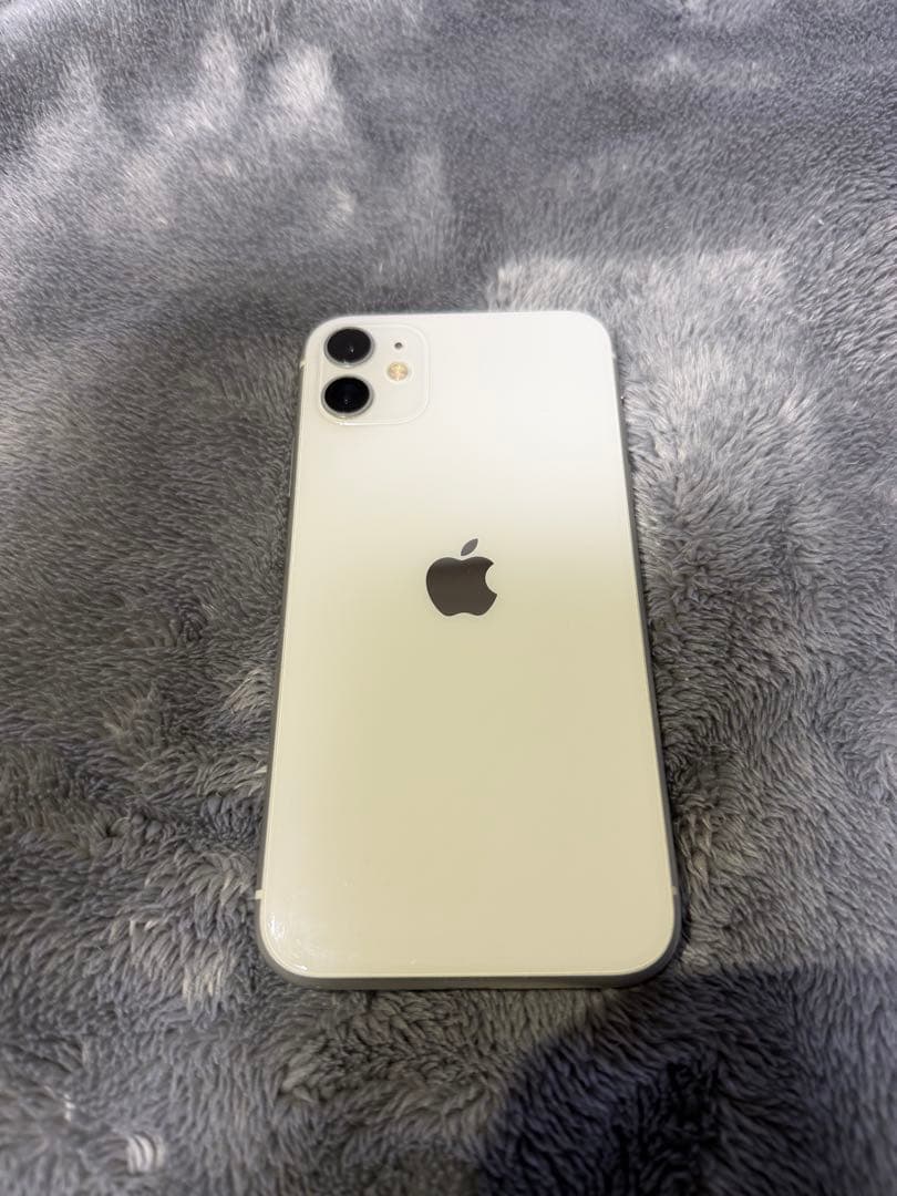 Apple iPhone 11 ホワイト （SIMロック解除済み）