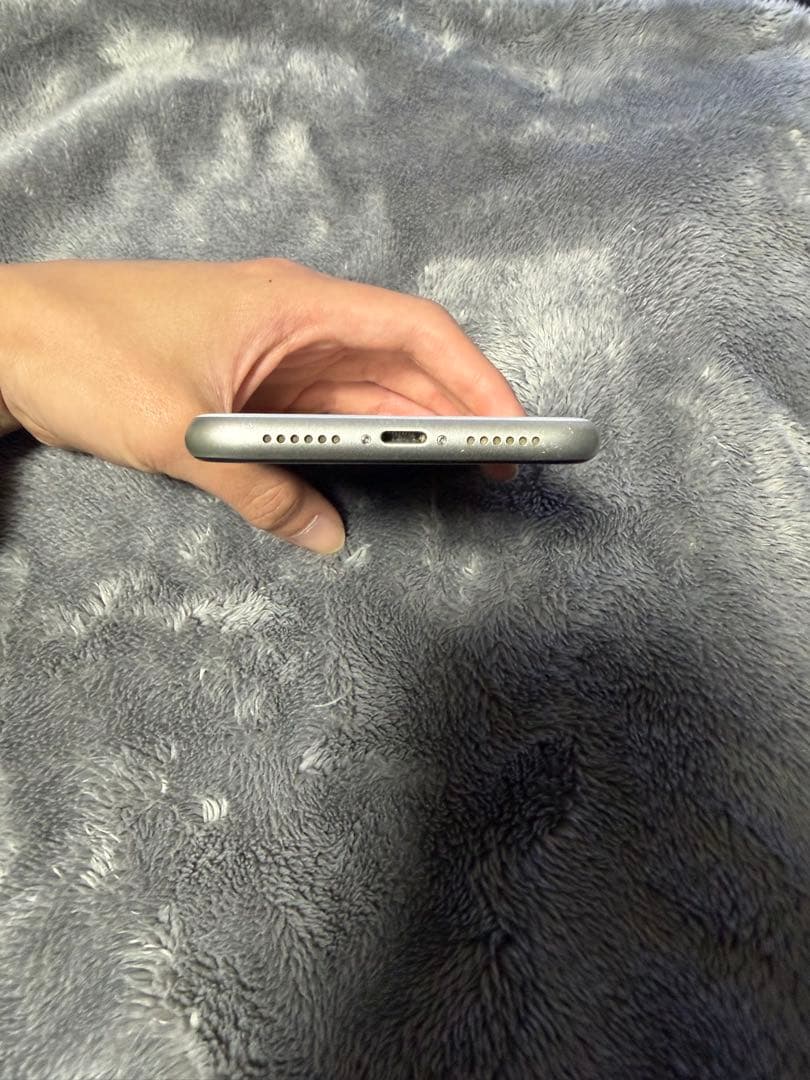 Apple iPhone 11 ホワイト （SIMロック解除済み）