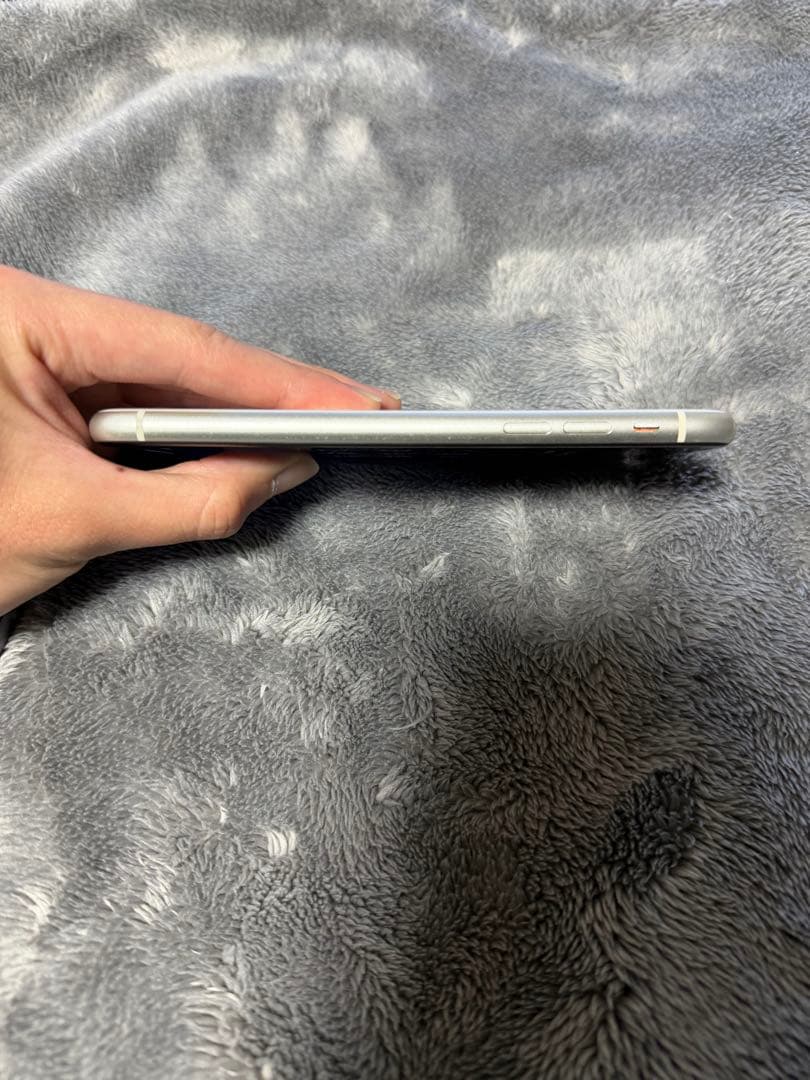 Apple iPhone 11 ホワイト （SIMロック解除済み）