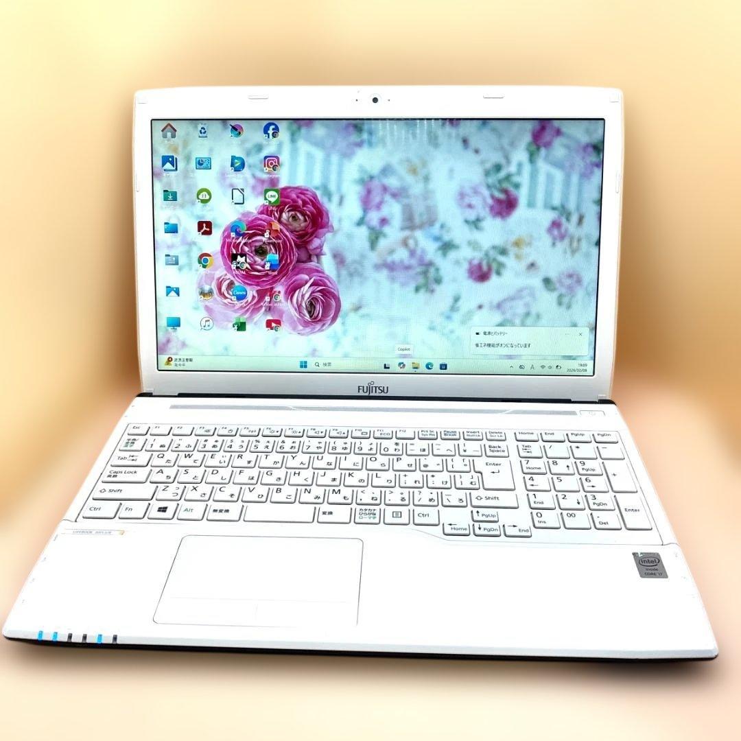 極美品！高性能i7&16GB 大画面薄型ノートパソコンカメラ付Windows11