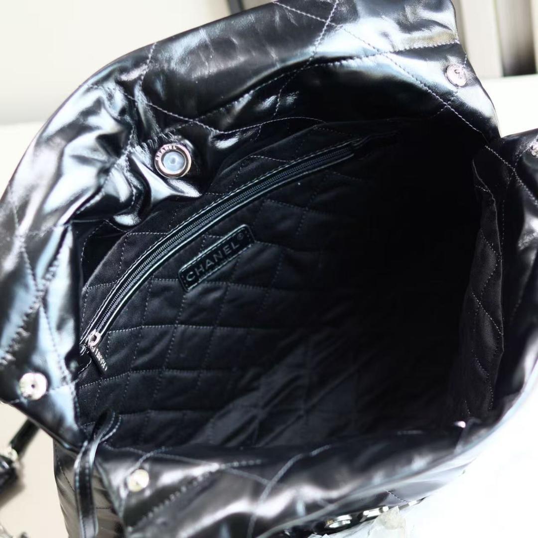 ノベルティ レザー ブラック シルバー ショルダーバッグ