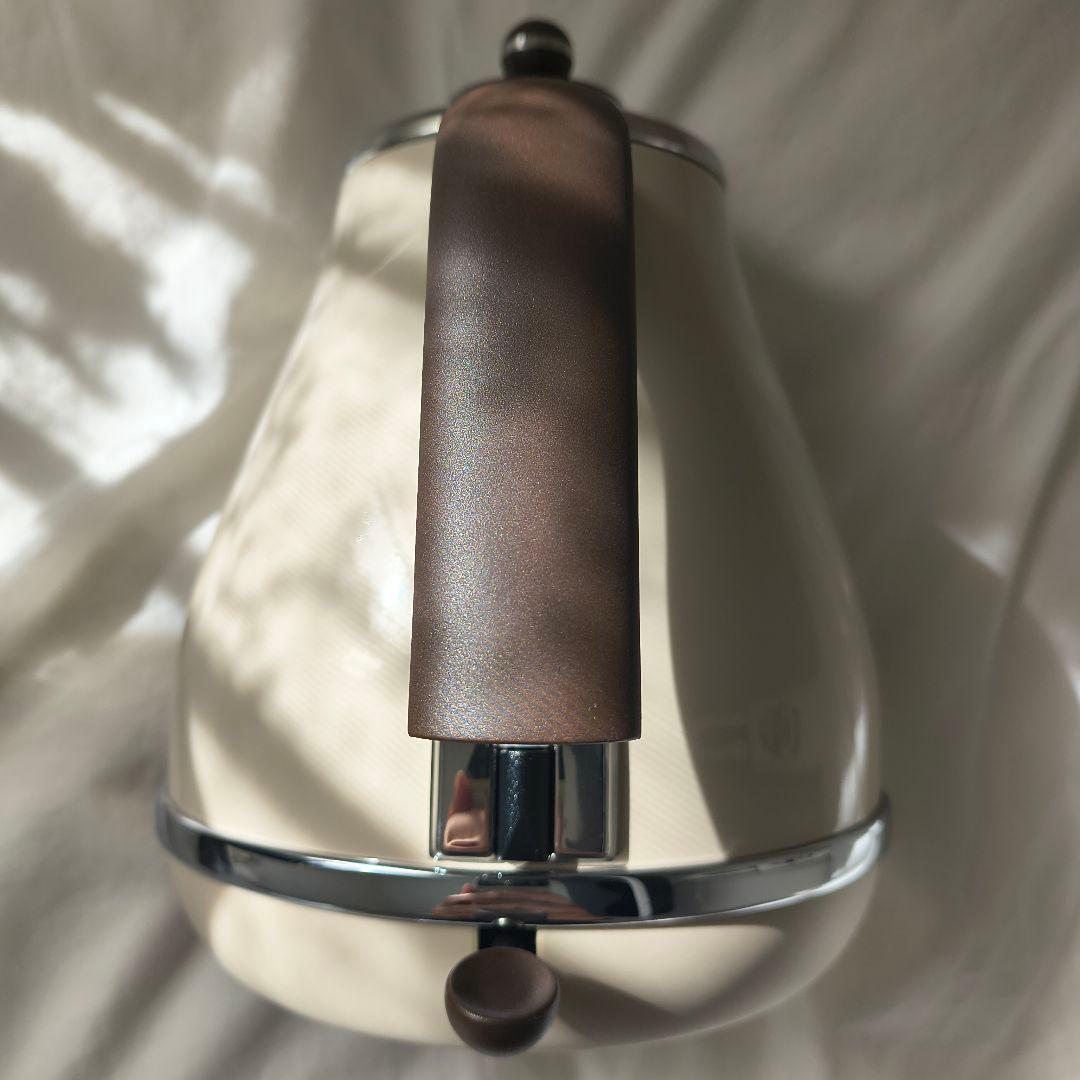 ほぼ新品｜デロンギの名作ケトル。上品ベージュでキッチンを格上げ