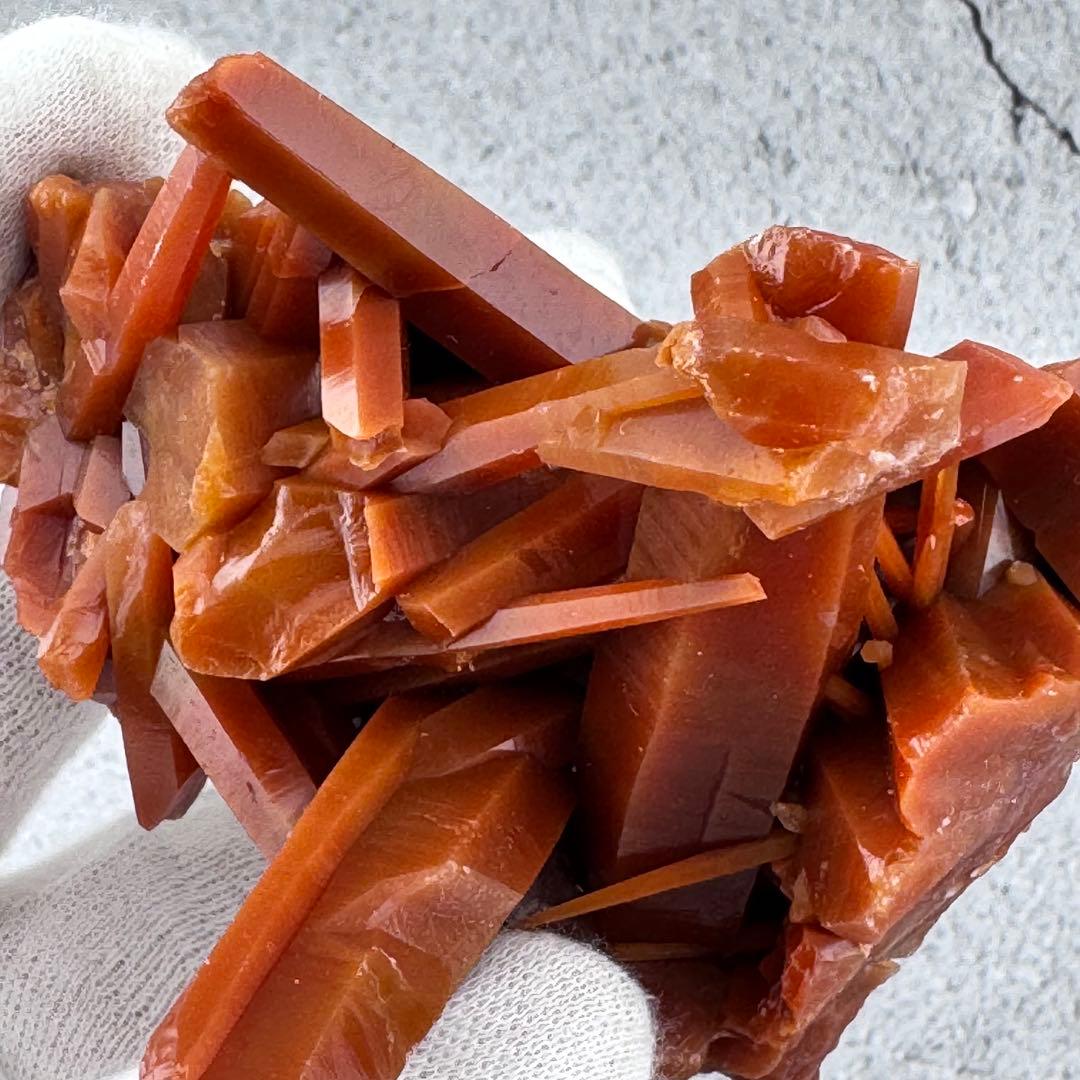 G-58マダガスカル産 赤水晶 クラスター 天然石　レッドクォーツ 希少原石