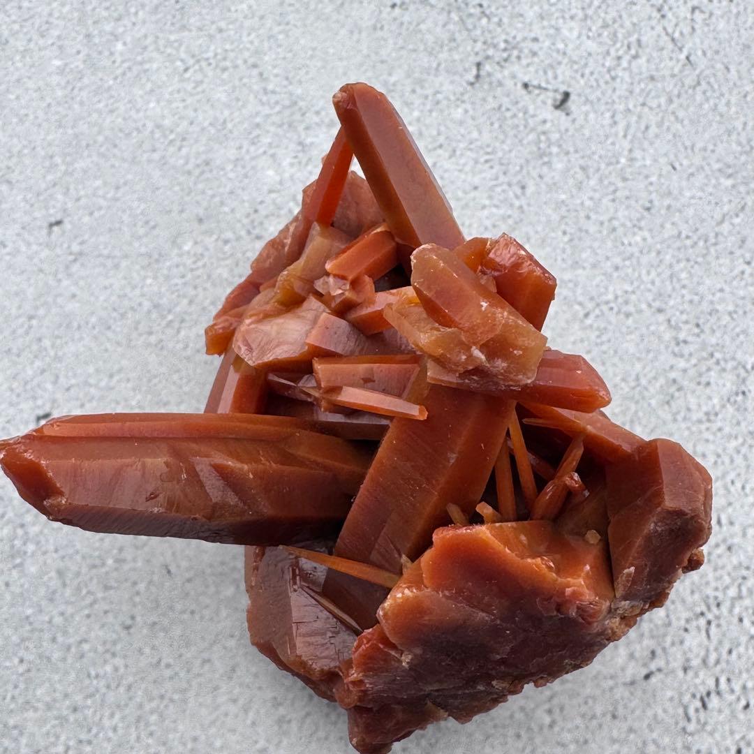 G-58マダガスカル産 赤水晶 クラスター 天然石　レッドクォーツ 希少原石