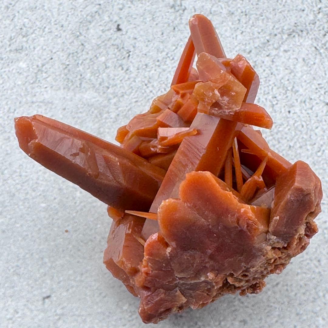 G-58マダガスカル産 赤水晶 クラスター 天然石　レッドクォーツ 希少原石