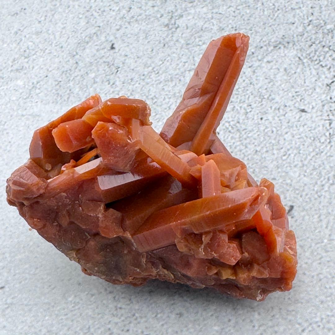 G-58マダガスカル産 赤水晶 クラスター 天然石　レッドクォーツ 希少原石