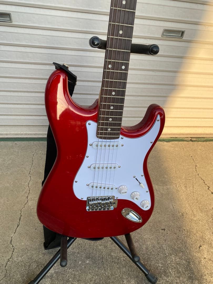Bacchus 　universe series ストラトキャスター　レッド
