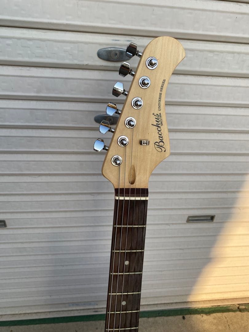 Bacchus 　universe series ストラトキャスター　レッド