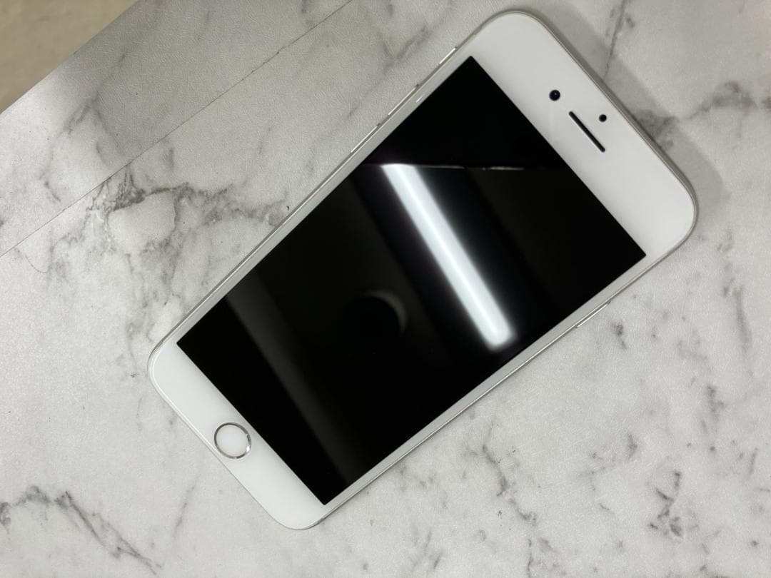 iPhone8 simフリー バッテリー100％ シルバー 64GB