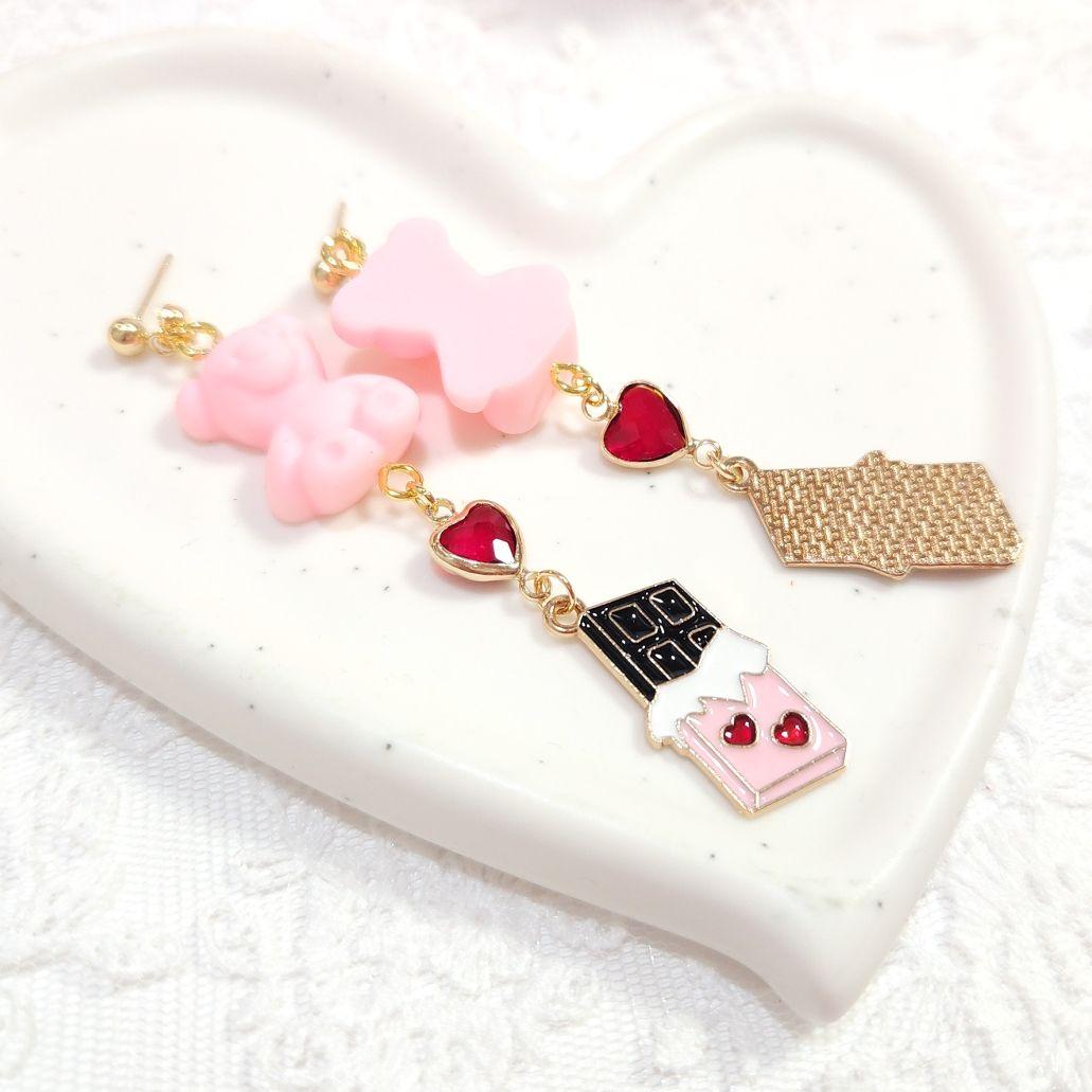 １点限定★バレンタイン♡とろみピンクのベアとクリスタルハート＆板チョコ ピアス