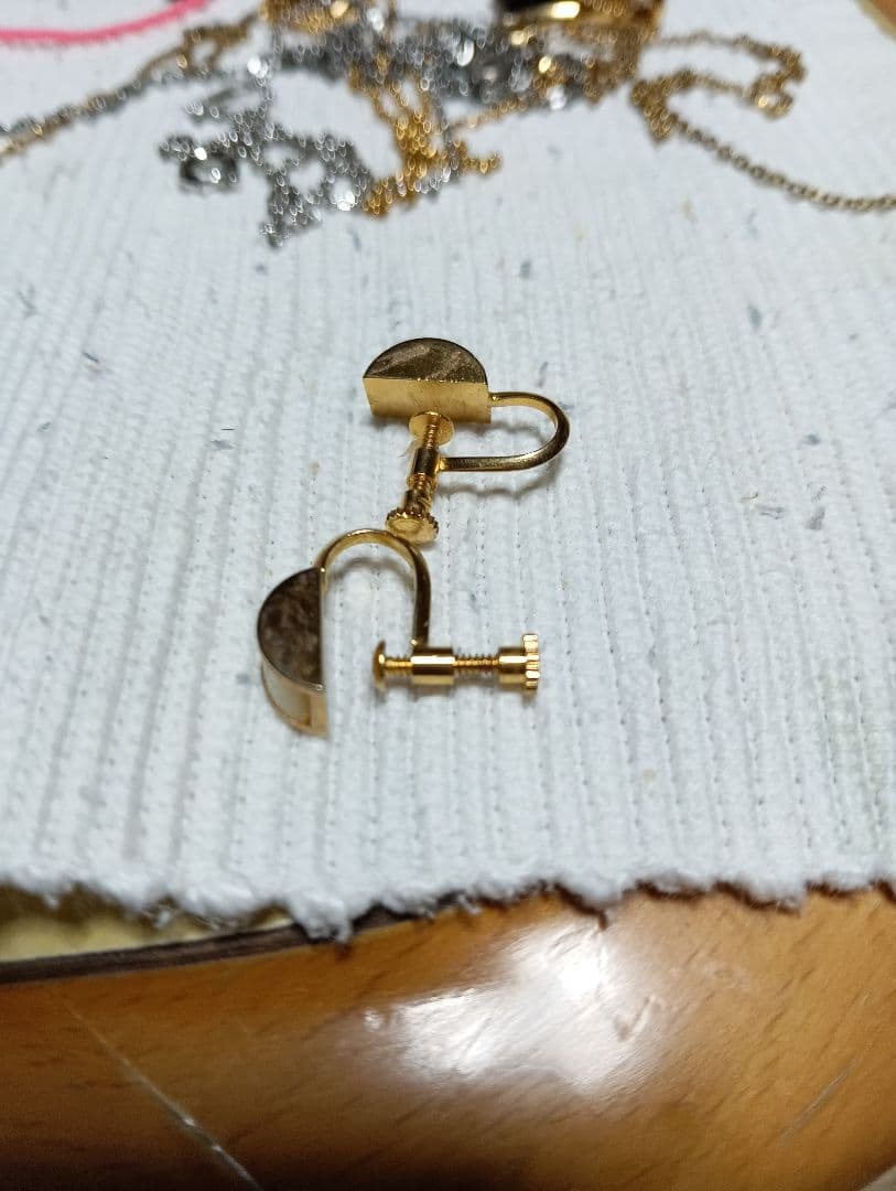 イヤリングシンプルデザイン