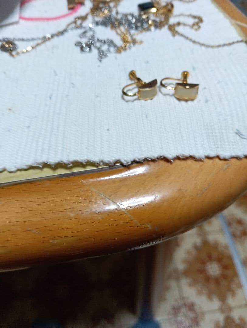 イヤリングシンプルデザイン