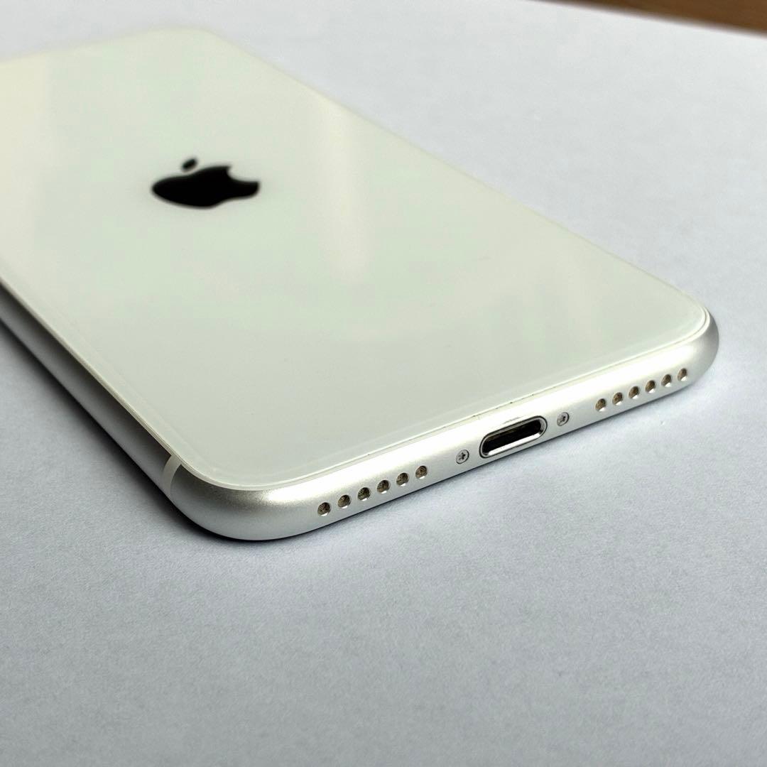 美品　iPhone SE 第2世代 128GB ホワイト SIMフリー 箱あり