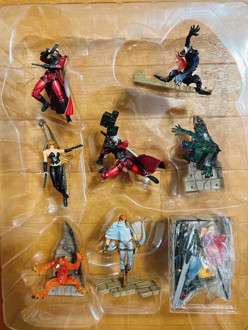 デビルメイクライ2 コンプリートボックス ミニアクションフィギュア 7体 廃盤