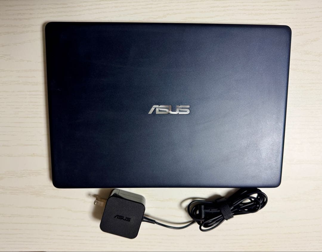 Windowsノート本体 ASUS ZenBookUX331 i5-8250U/8GB/SSD512GB