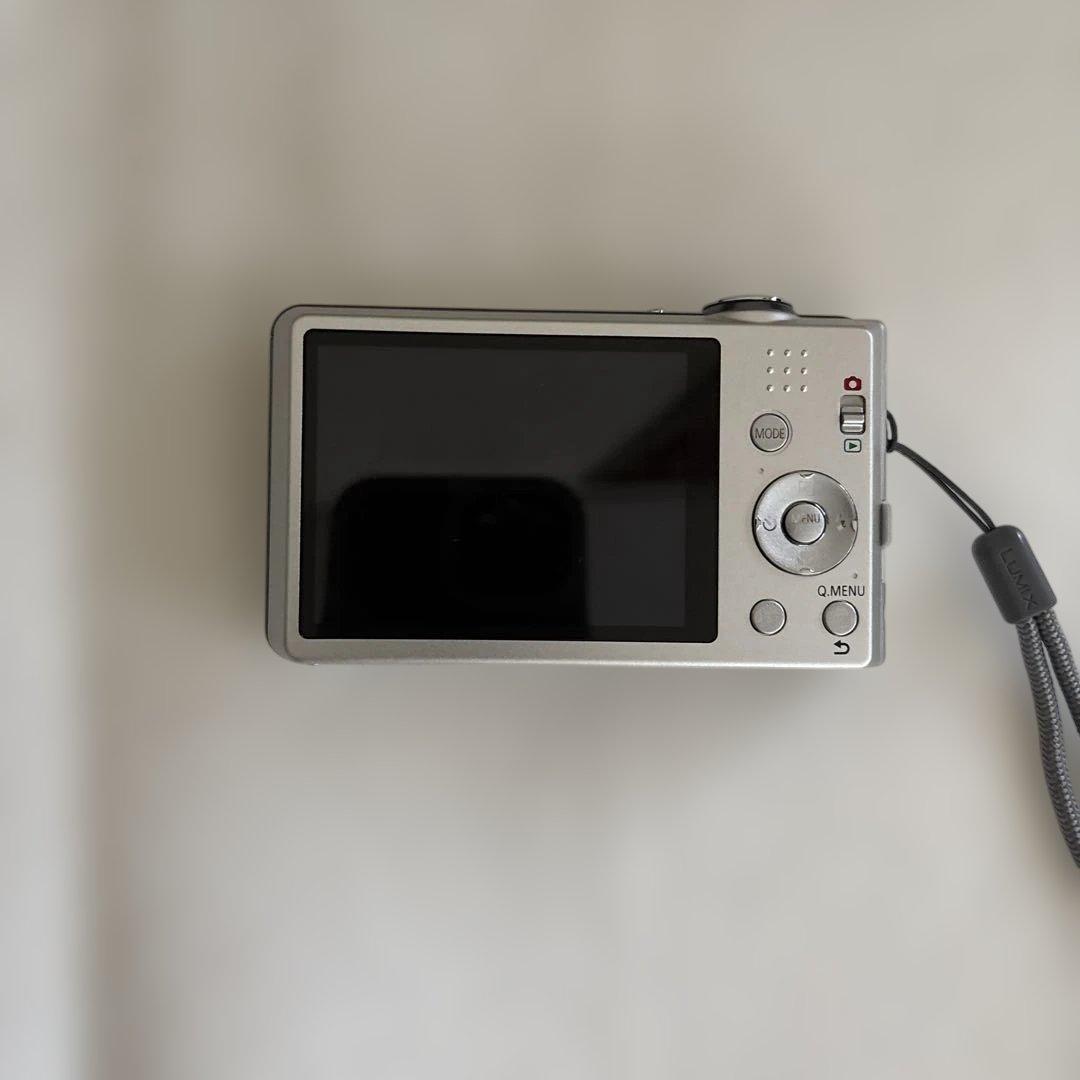 ☆デジカメ☆LUMIX 16 メガピクセル☆シルバー