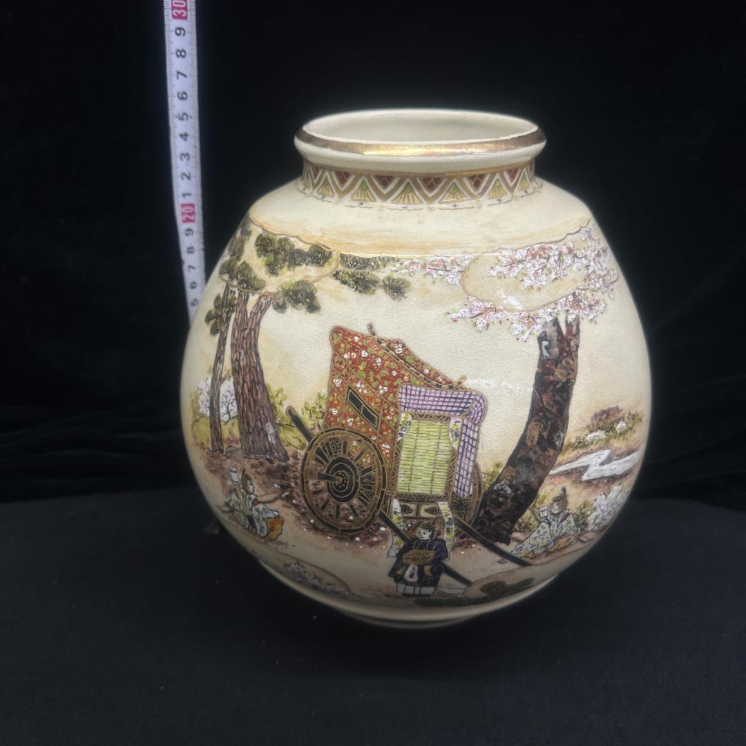 薩摩焼 飾り壺　金彩色絵 壺