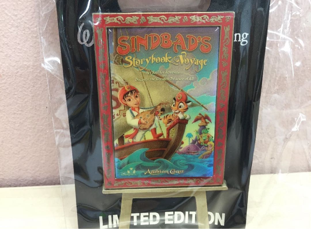 ディズニー 《未使用品》海外ピンバッジ シンドバッドストーリーブック 限定300