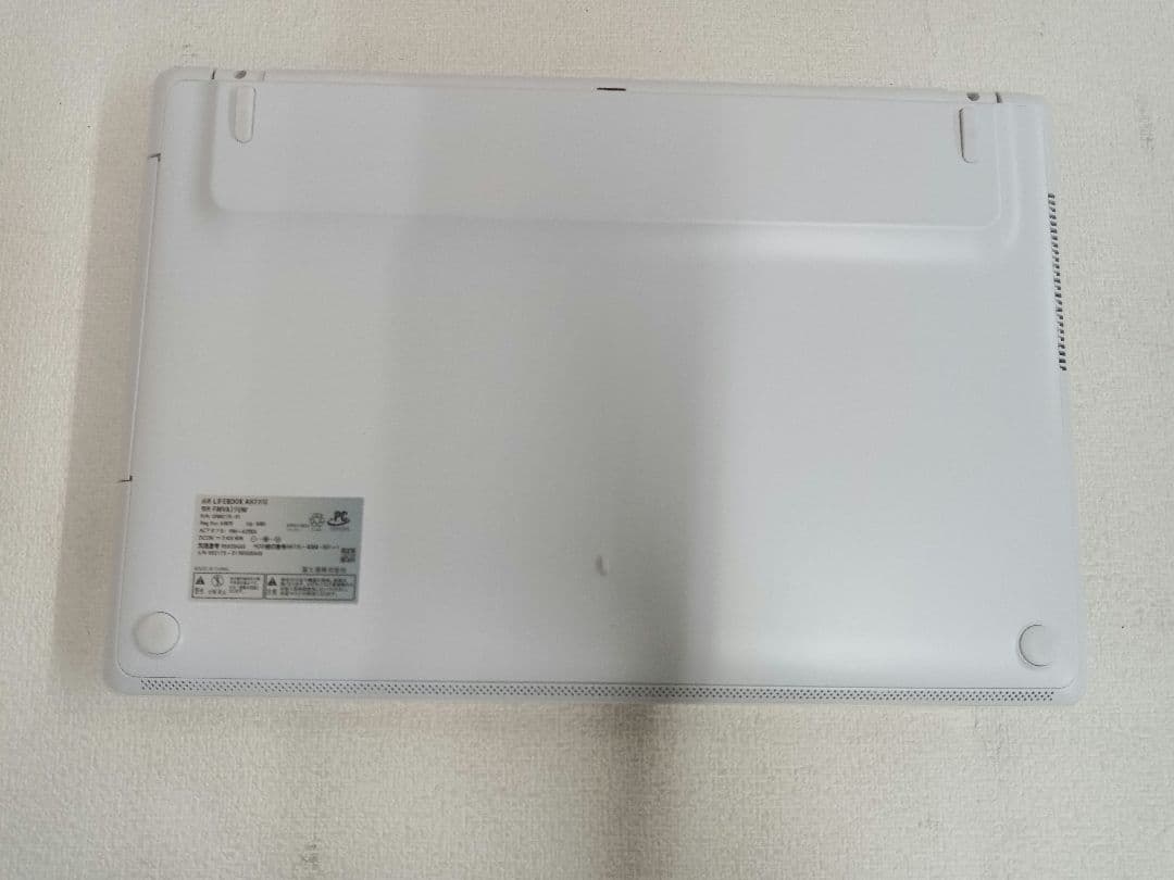 ⊕ Lifebook AH77/U FMVA77UW ストレージ無 16GB