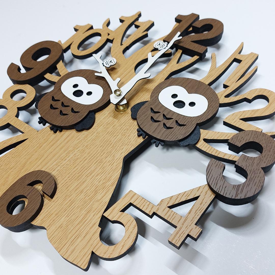 名入れ・文字入れ　幸福を呼ぶ「不苦労」　木とフクロウ　デザイン壁掛け静音時計