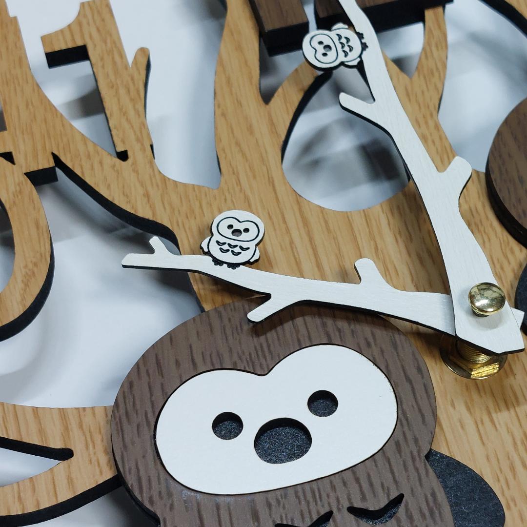 名入れ・文字入れ　幸福を呼ぶ「不苦労」　木とフクロウ　デザイン壁掛け静音時計