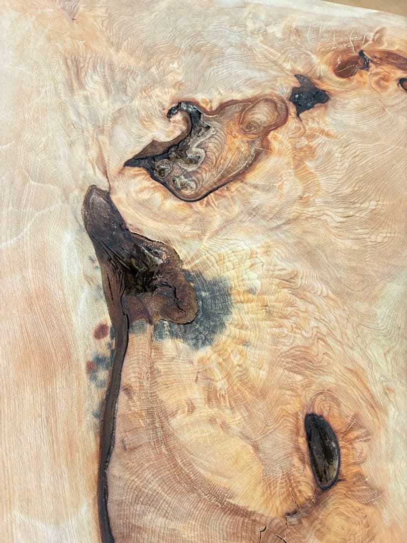 【銘木】木曽檜葉（キソヒバ）一枚板センターテーブル節と裂目の美　極厚天板50mm