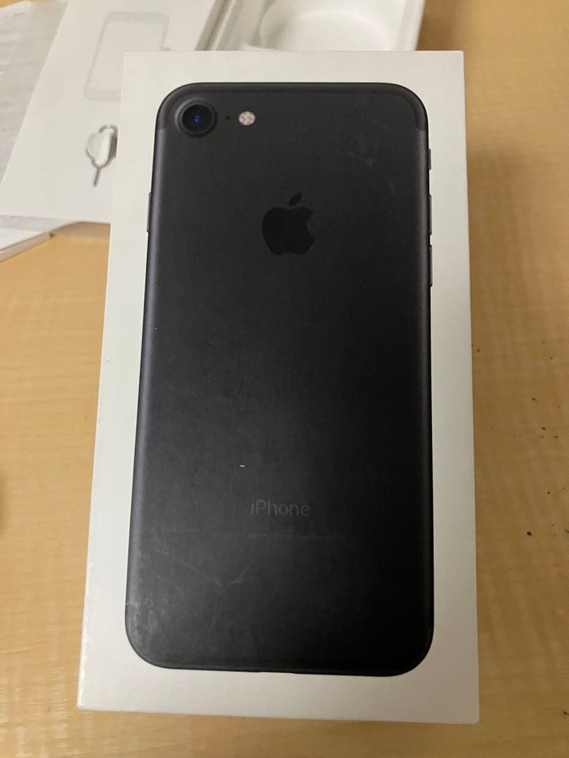 iPhone7 ブラック 32GB SIMフリー(箱あり)